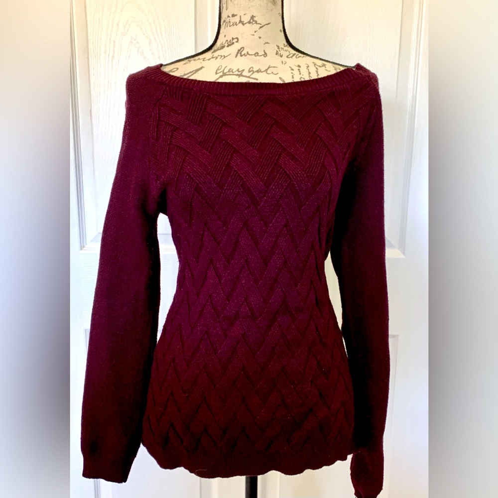 Dilly Chevron Raglan Pullover